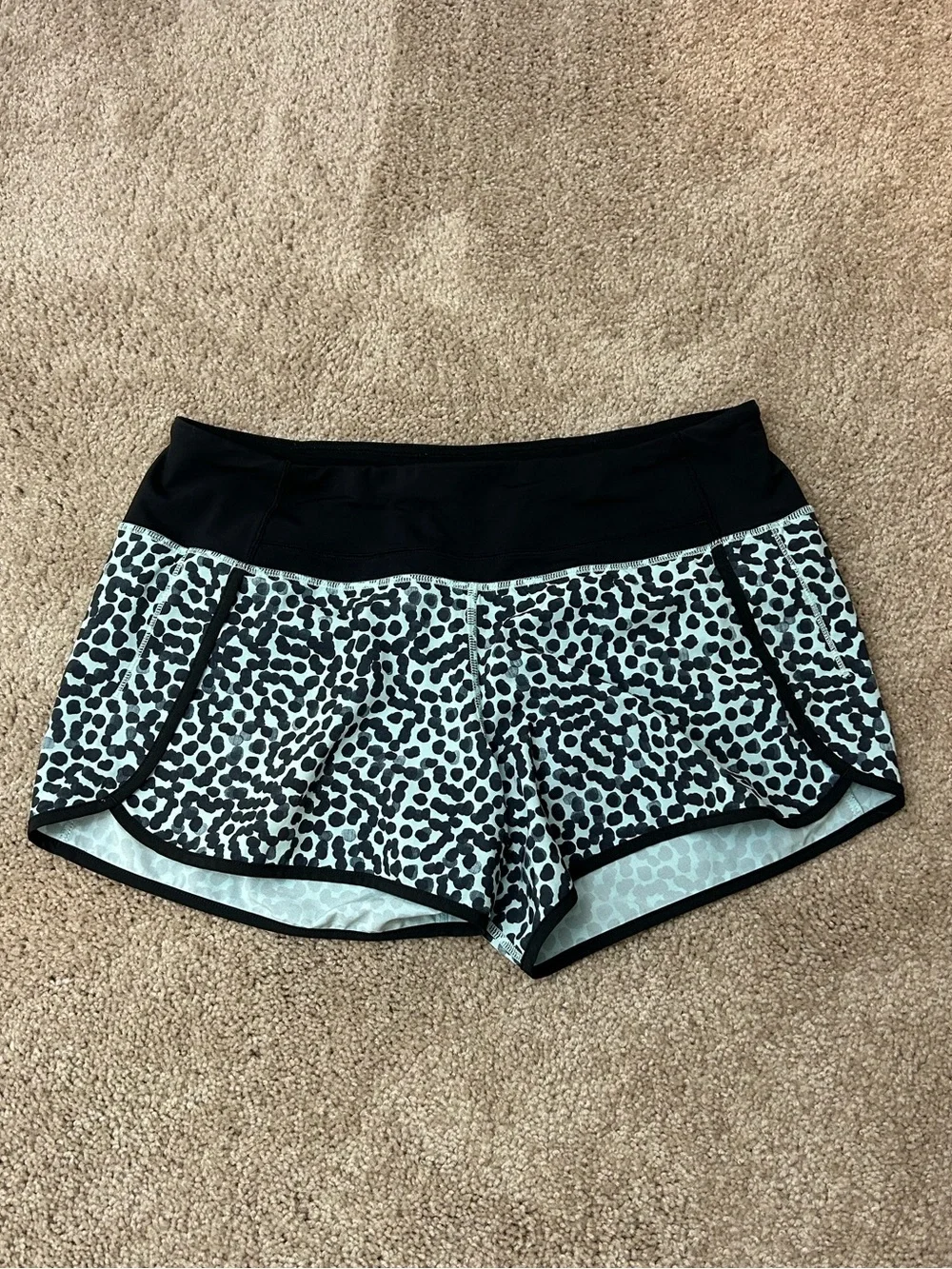 Lululemon Run Speed Ace Spot Tranquil Shorts Sz 8